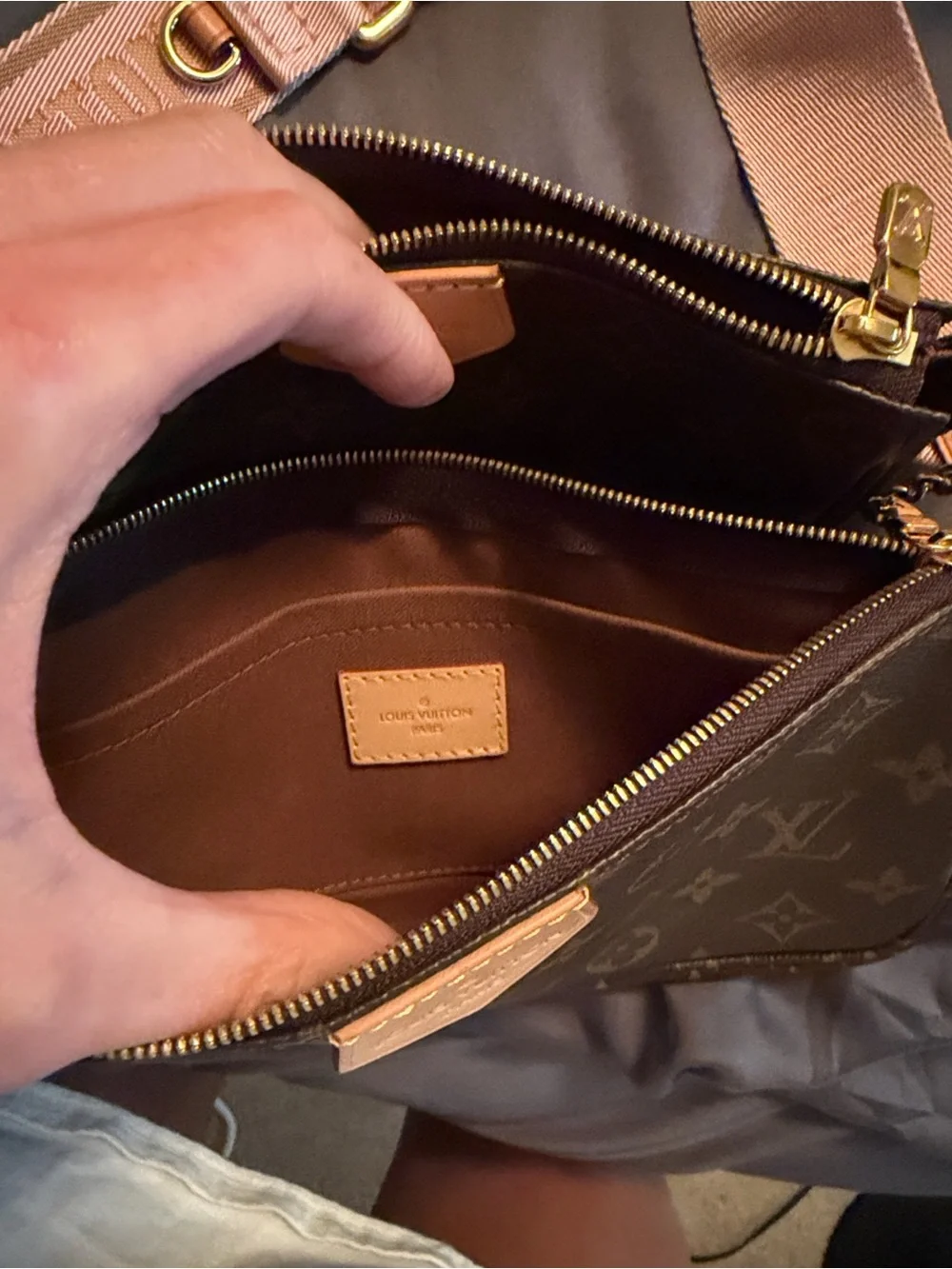 Louis Vuitton multi pochette